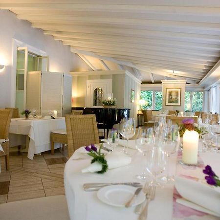 Hotel Restaurant Villa Fayence Wallerfangen エクステリア 写真