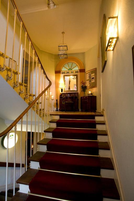 Hotel Restaurant Villa Fayence Wallerfangen エクステリア 写真
